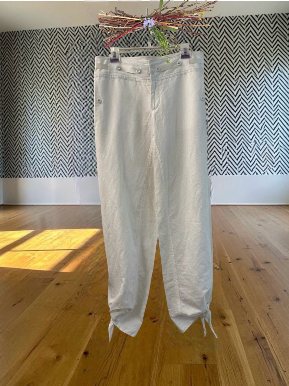 NWT L.A.M.B. White Wide Leg Ankle Tie Pants 10
